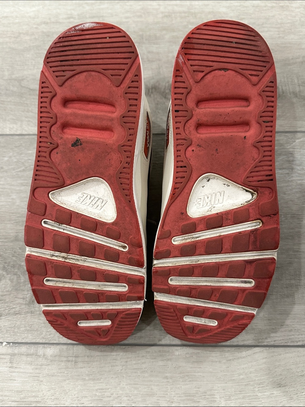 Nike Women’s White, Red & Pink Low-Top Sneakers - Picture 7 of 7